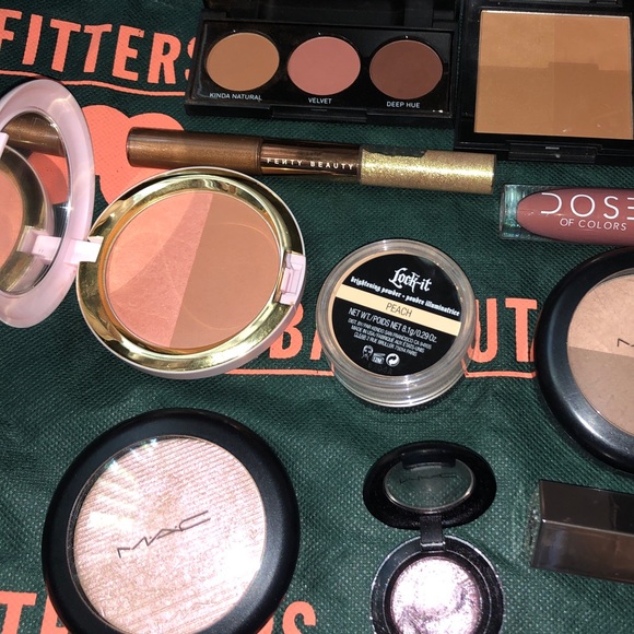 Makeup Bundle - Picture 2 of 3